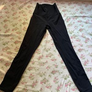 Black Lululemon leggings
